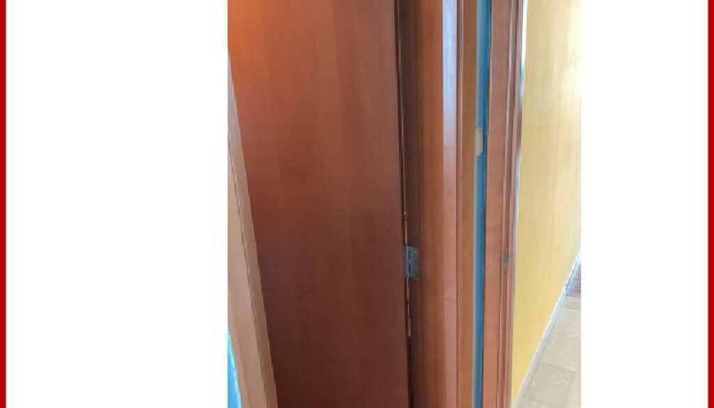 Door Hinge Replacement At Bayshore Road