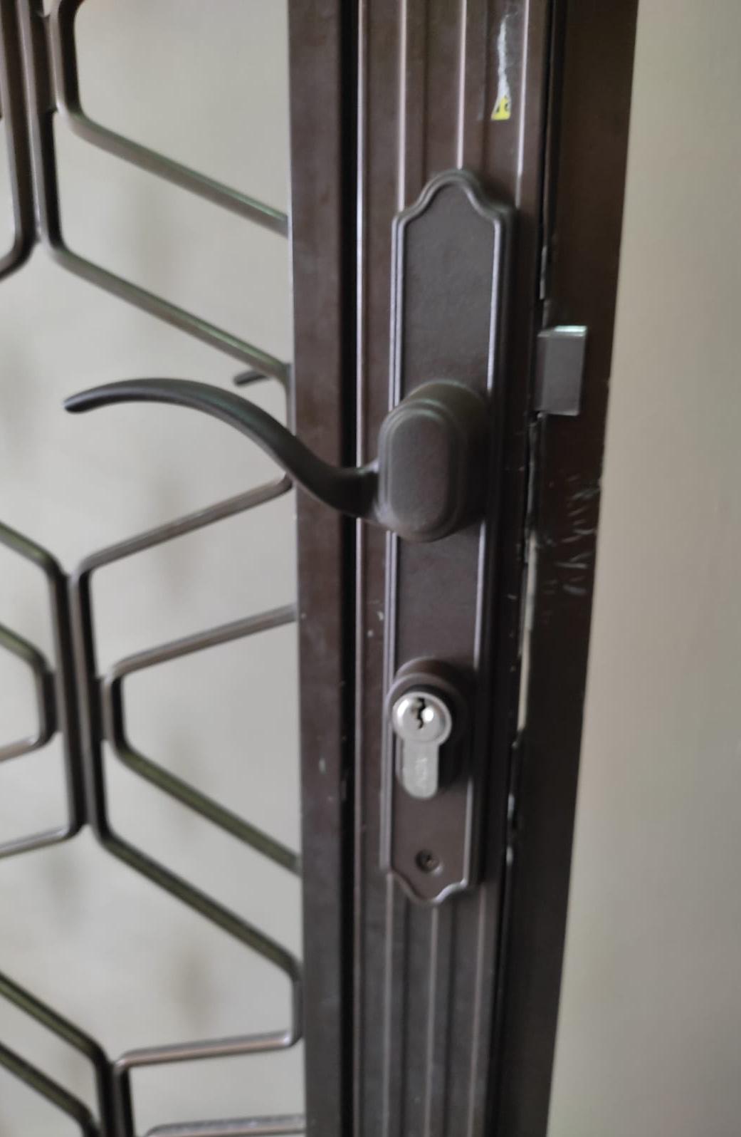 Metal Gate Lock Replacement At Bayshore Road