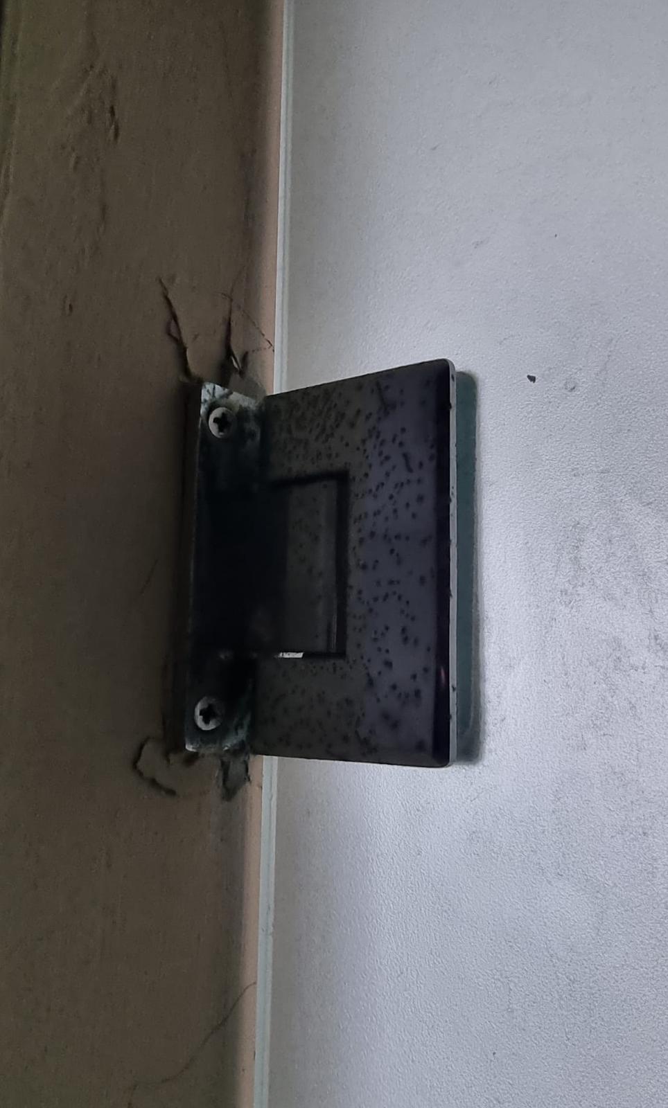 Glass Door Hinge Replacement In Serangoon